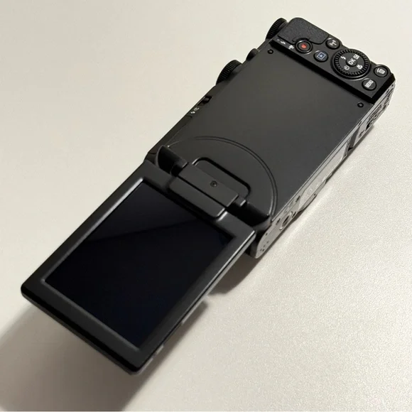 Nikon COOLPIX S9900 Black Digital Camera w/Flip Screen + Charger | Vlog Camera - Picture 6 of 13